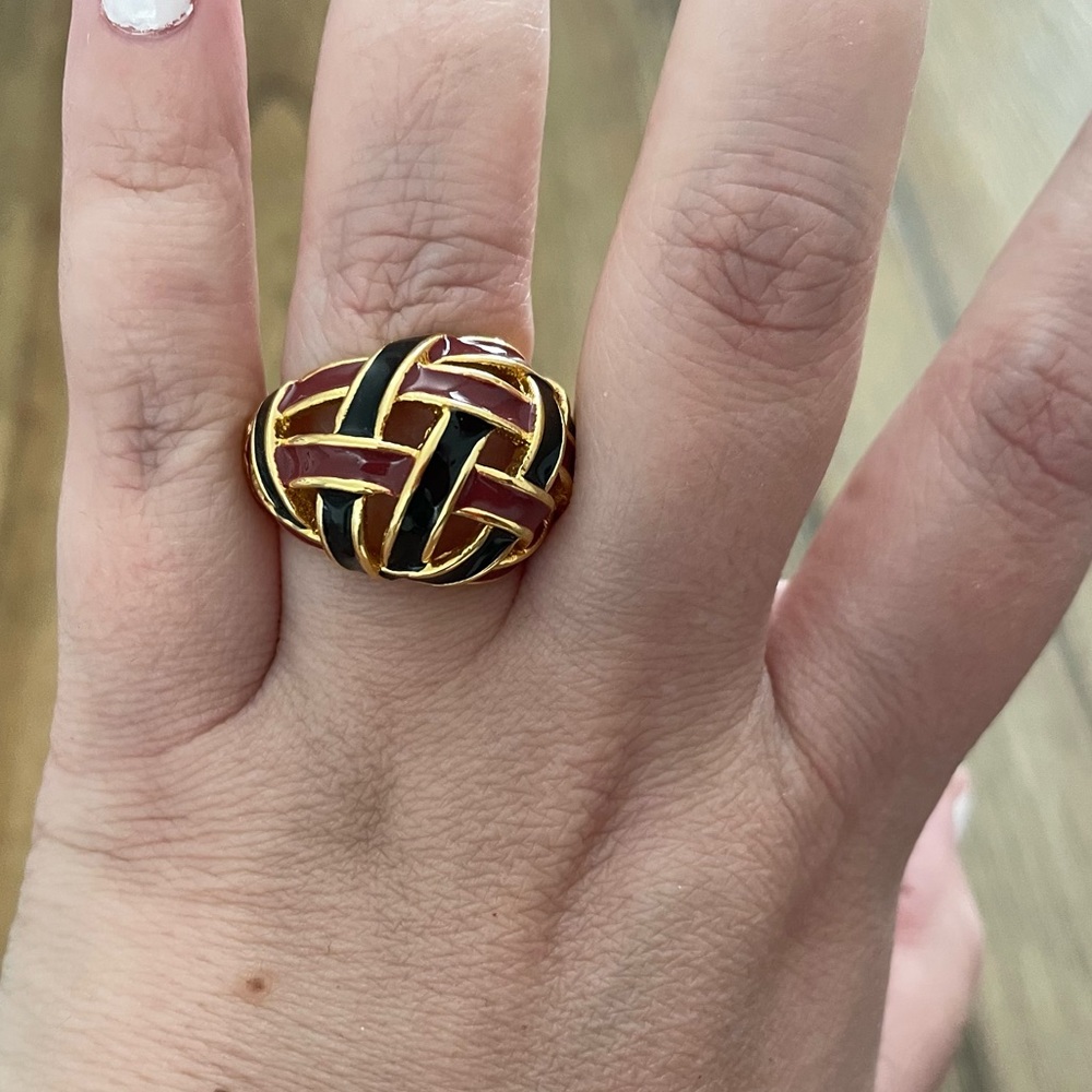 NOir cocktail ring